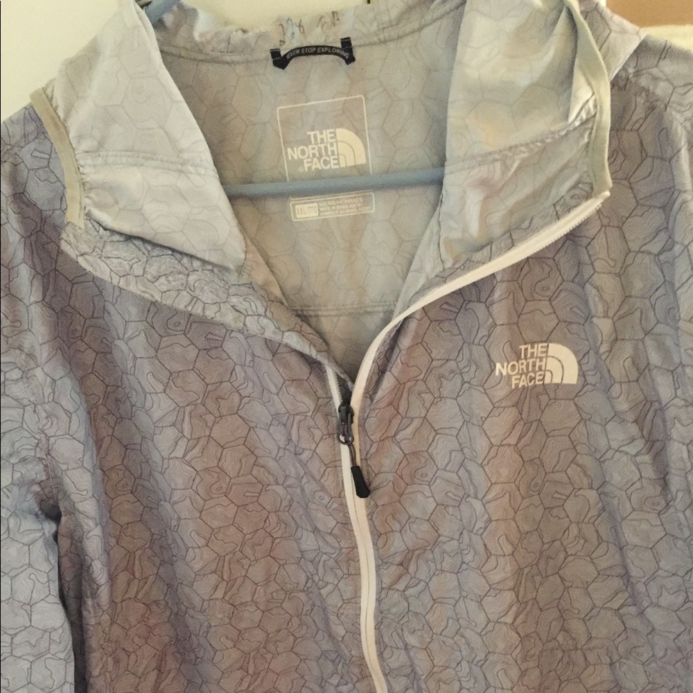 North face men's windbreaker
